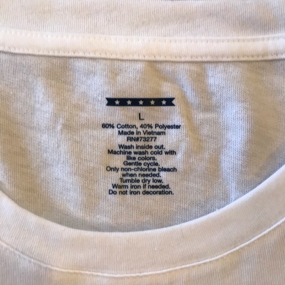 Patriotic short sleeve top.  Size L - Picture 4 of 6